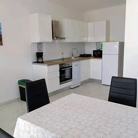 2 Bed *