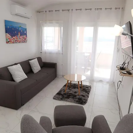 2 Bed * Traù