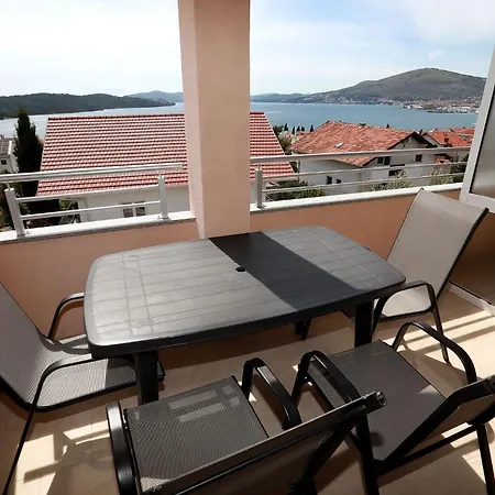 2 Bed Traù