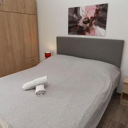 2 Bed Traù